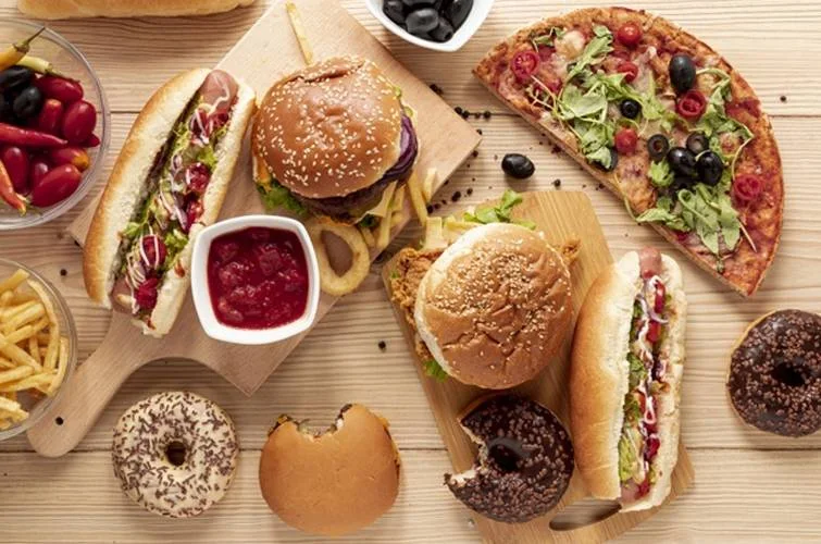 Fast-Food: você pode estar consumindo produtos químicos industriais de acordo estudo