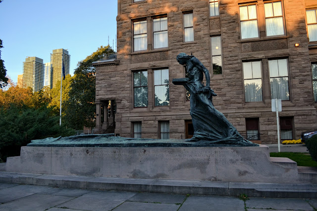 Торонтський університет. Торонто. Канада (University of Toronto. Toronto. Canada)