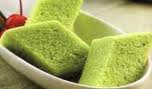 Aroma wangi dari daun pandan suji sangat sering digunakan dalam membuat berbagai kue RESEP CAKE PANDAN KUKUS