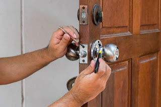 Emergency door lock repair