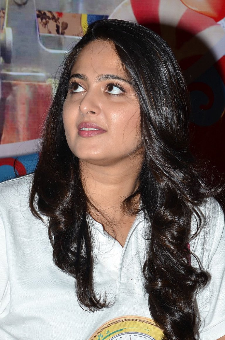 Actress AnushkaShetty Latest HD Images