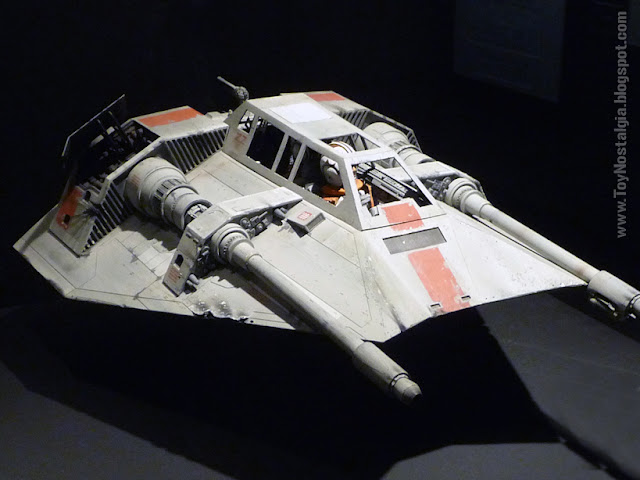 Modelo en miniatura para filmación - Snow Speeder   "Episodio V - The Empire Strikes Back"  (STAR WARS - The Exhibition)