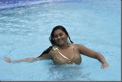 04 namitha iddaru monagallu wallpaper181109