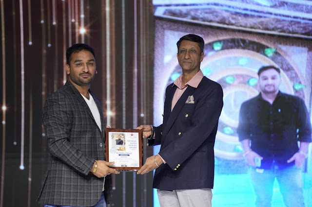 Adv Madhur Sikhwal from Nagaur honored with Real Hero Award 2022