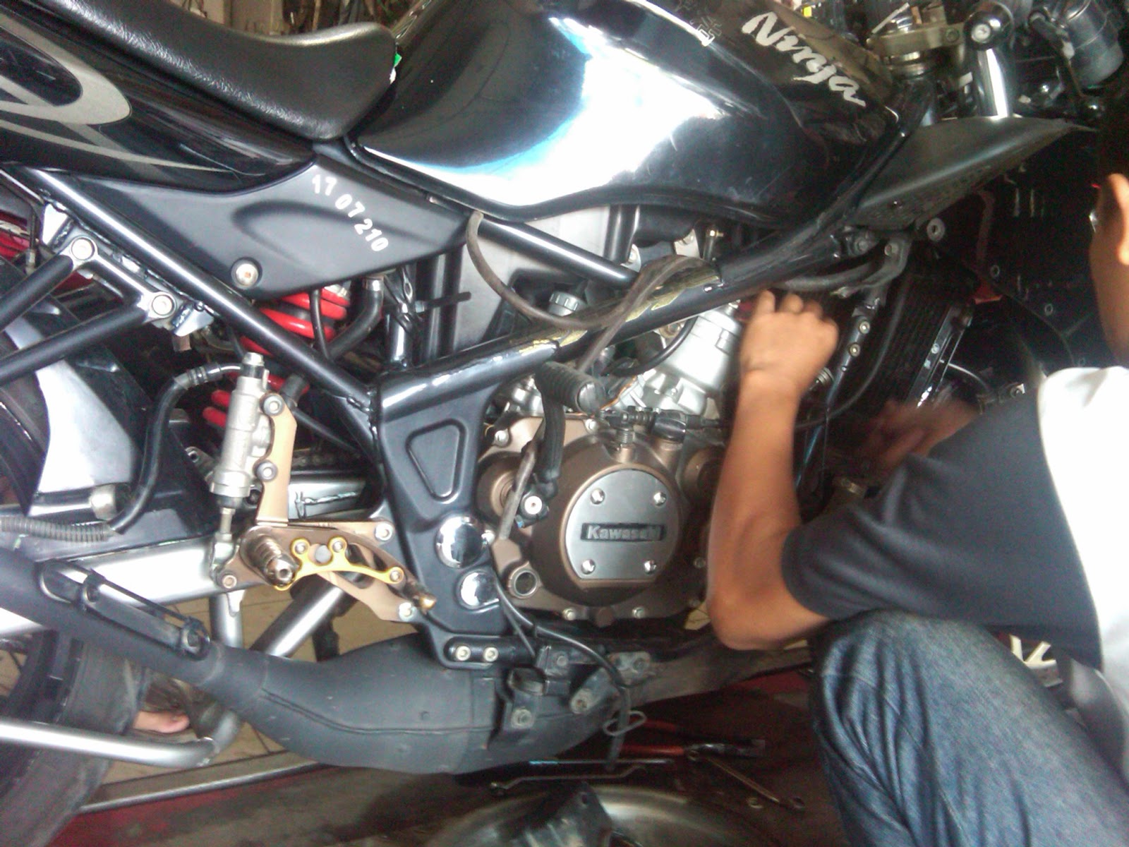 ABU RIZAL Blog HARGA GANTI SEHER ATAU PISTON MOTOR NINJA RR 150CC