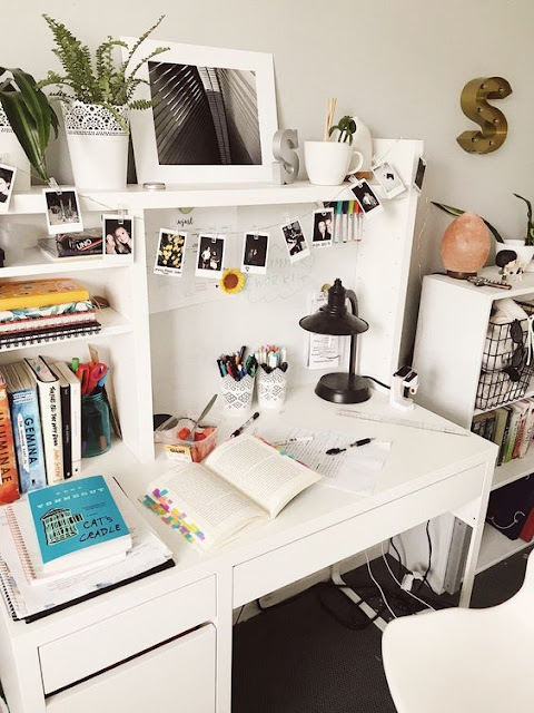 30+ Desk Decor Ideas to Make Your Home Office.25