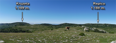 Kruzeta y Repico vistos desde la cima de Peña Colorada