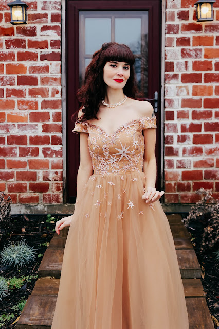 Ledssiwe Off the Shoulder Champagne Tulle A-line Long Prom Dress