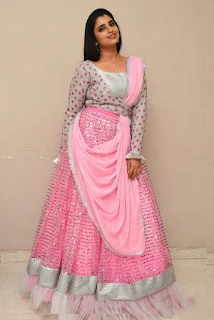 Anchor Syamala beautiful looks in pink dress photoshoot