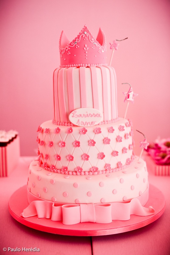 princess crown cake designs. table is the crown cake