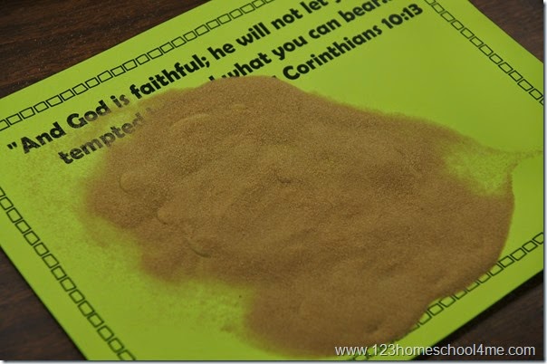 cover with crafting sand