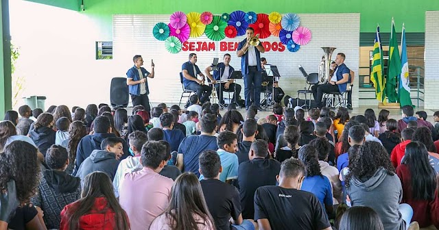 Alunos da rede municipal de educação de Senador Canedo tem aulas de canto