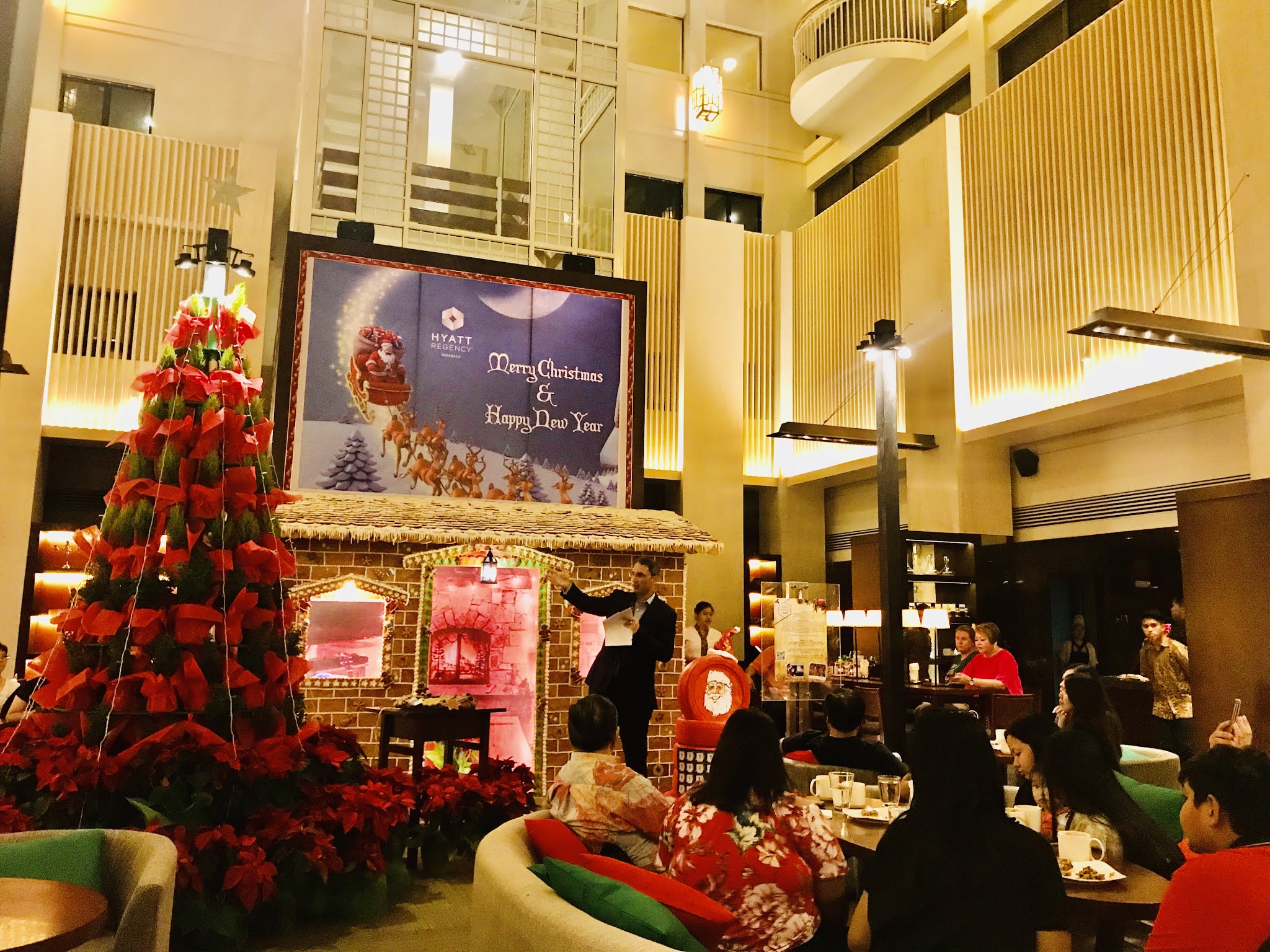 Invoke Your Christmas Childhood Memories”- Themed Christmas Tree Lighting Ceremony At Hyatt Regency Kinabalu