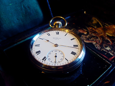 HUGE STUNNING ANTIQUE GOLD POCKET WATCH BY WALTHAM IN WORKING ORDER. YEAR 1908 
