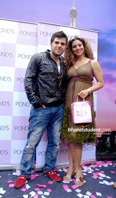 Tanaaz & Bakhtiyar Launch Pond's Valentine's Day Special Packs