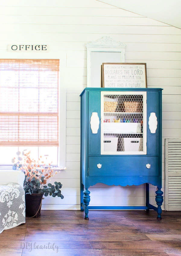 styling cabinet with mirror