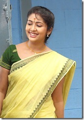 Navya_Nair _in_saree_amazing_photo