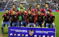 LEVANTE U. D. - Temporada 2017-18 - Campaña, Oier, Emmanuel Boateng, Róber Pier y Postigo; Morales, Enis Bardhi, Antonio Luna, Saša Lukić, Roger y Coke. LEVANTE U. D. 2 (Roger, Morales) SEVILLA F. C. 1 (Carlos Fernández). 27/04/2018. Campeonato de Liga de 1ª División, jornada 35. Valencia, estadio Ciutat de Valencia.