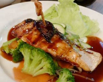 Aneka Resep Masakan : Resep Cara Membuat Masakan Ikan Salmon Saus 