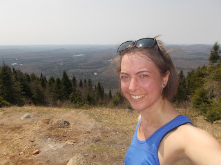 Randonneuse souriante, mont Kaaikop, point de vue, horizon, paysage