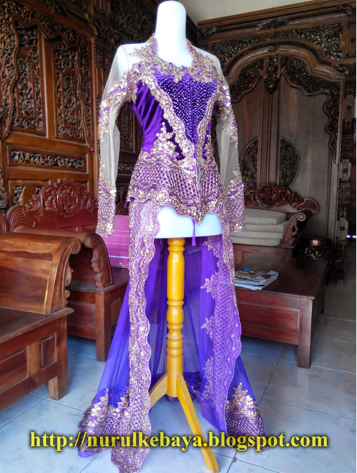 Kebaya Pengantin Warna  Ungu 