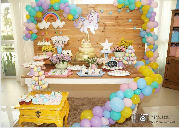 Ideias para uma decoração de festa no tema unicórnio