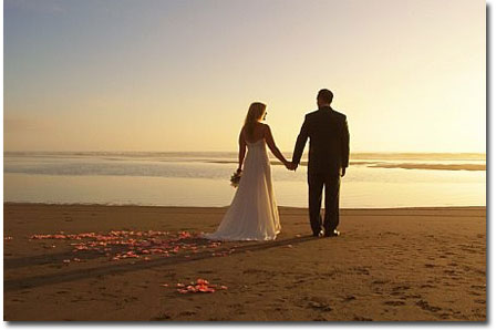 It is not strange because the wedding photos with a landscape so beautiful
