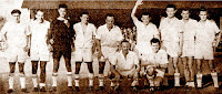 VASAS BUDAPEST Sport Club - Budapest, Hungría - Temporada 1960-61 - Dérfalvi, Horváth II, Varga, Ispaics, Szücs I, Németh, Bognár, Kerecsény y Fister; Kárász y Szöke - Campeón de Hungría