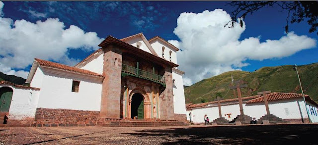 Igreja de São Pedro e São Paulo em Andahuaylillas