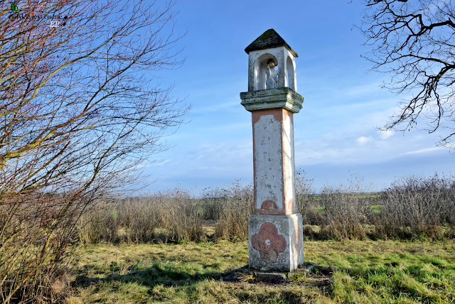 lasocin-kapliczka-przydrozna-jezus-frasobliwy