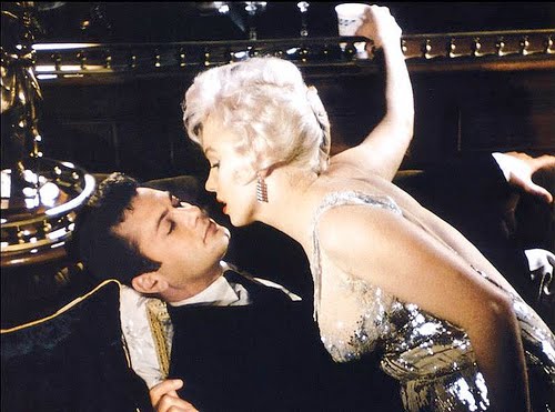 tony curtis young. Tony Curtis and Marilyn Monroe