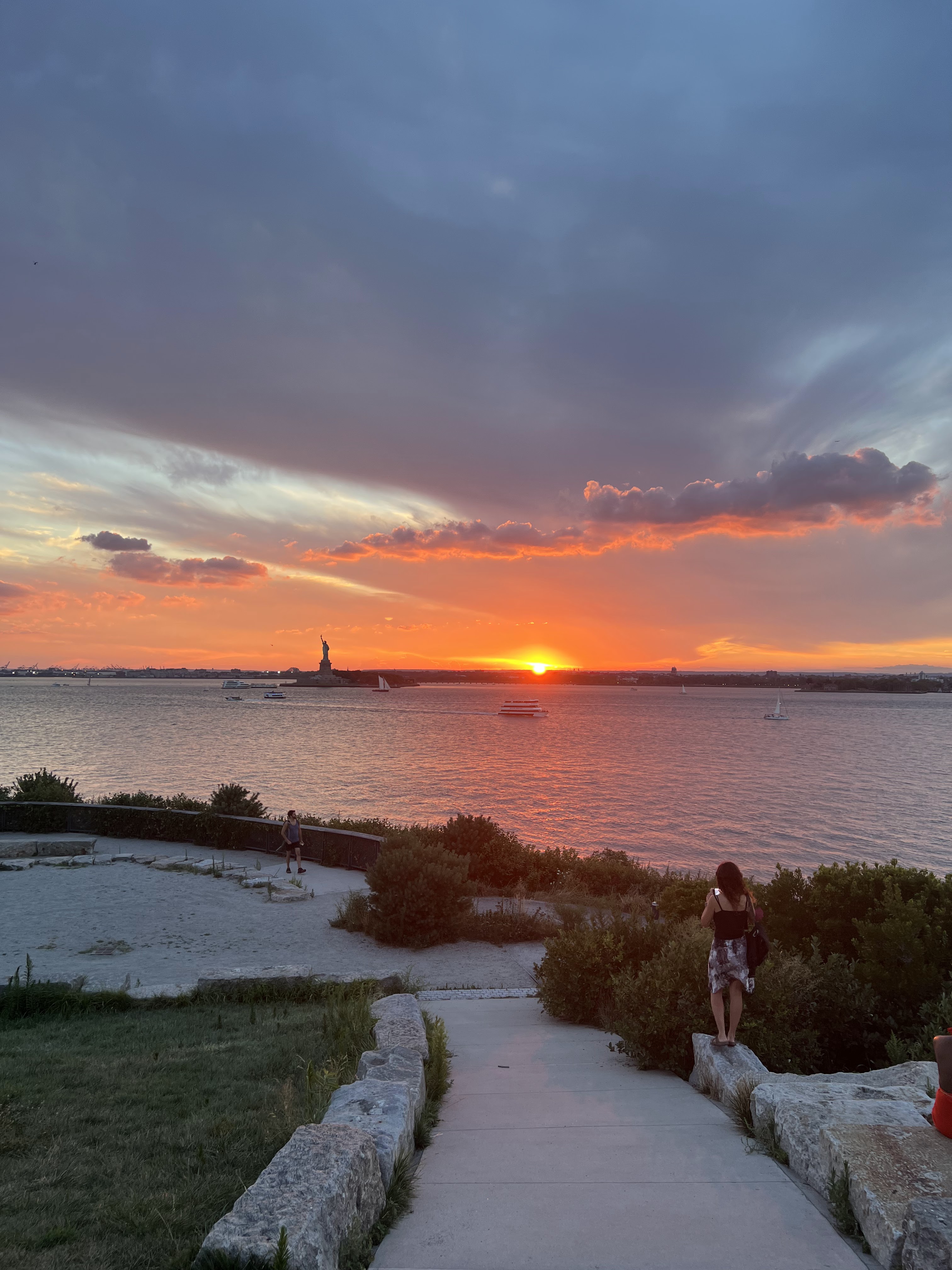 summer sunset, nyc sunset, governors island, nyc travel guide, free things to do in nyc