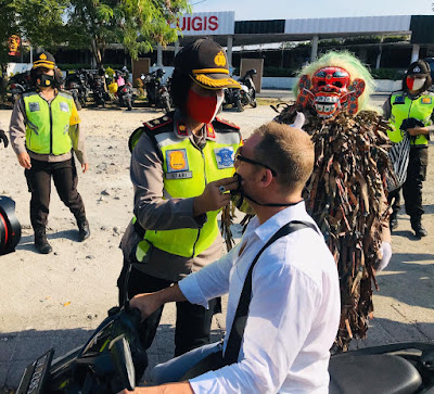 Sambut Hari Jadi Polwan Ke-72 Polres Badung, Salurkan Paket Sembako