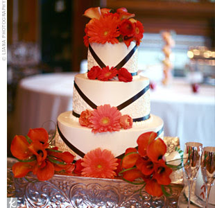 wedding cakes gerbera daisies