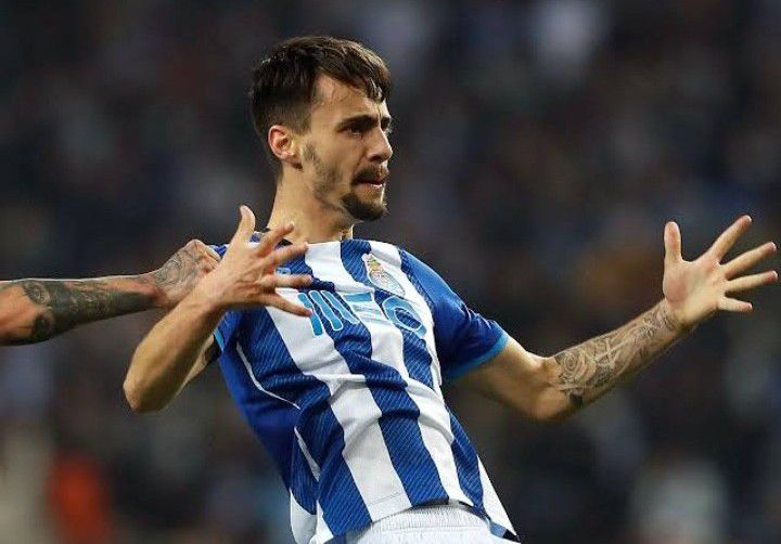 Porto confirms Fabio Vieira's move to Arsenal in a deal worth £30 million, plus £4 million in add-ons