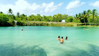 Piscina Natural con vista de Cascada