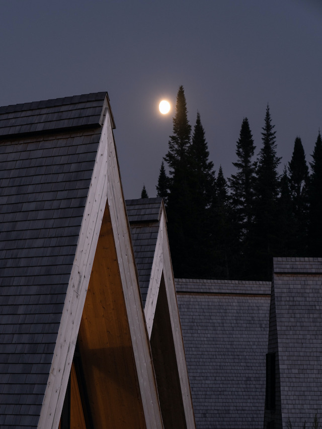 Farouche Tremblant: Nordic Farm and Cabins by Atelier L'Abri