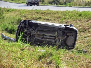 Idoso de 63 anos perde o controle e morre em capotamento na Paraíba