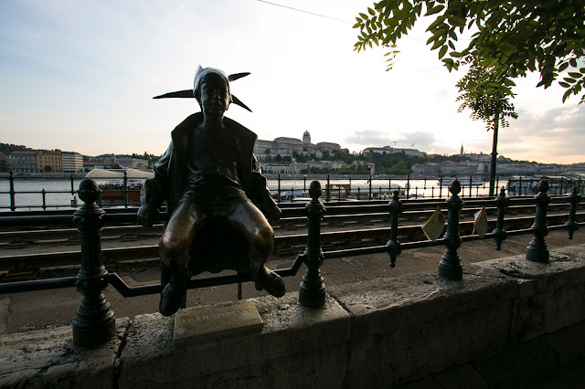 Statua lungo il Danubio-Budapest