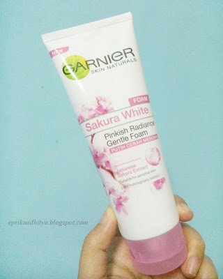 review Garnier Sakura White facial foam