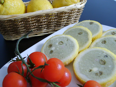 Articole culinare : Feliute de lamai cu crema de ton