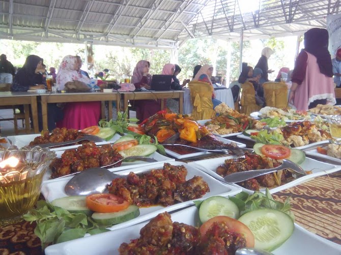 Mencoba Menu Taman Wisata Mangrove Bhadrika 