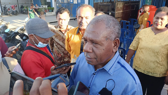 Inilah Saran Mathius Awoitauw Terkait Aspirasi Pemekaran DOB di Papua.lelemuku.com.jpg