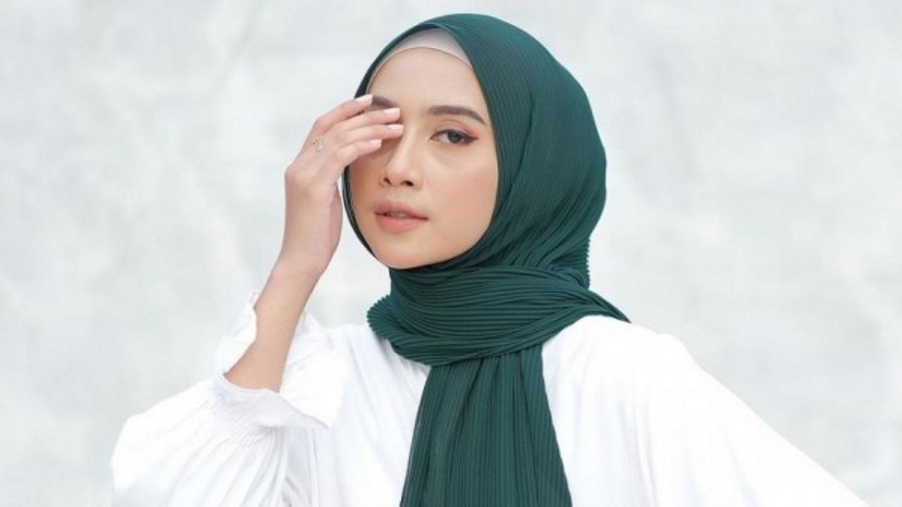 Keunggulan Pashmina Plisket dan Cara Memilihnya Secara Online dengan Tepat!