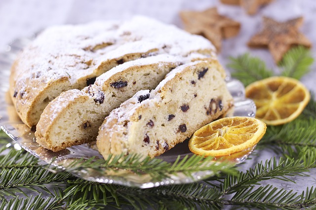 Stollen, gâteau de Noël traditionnel, au massepain