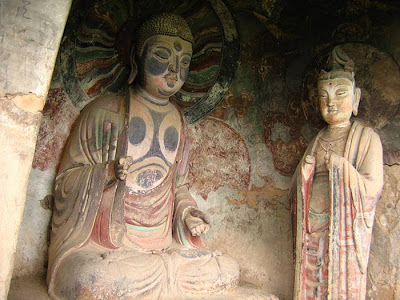 Buddhist complex Maytszishan little known. It is located in Gansu Province in northwest China. This is a striking architectural complex, carved out of the rock. Maytszishan has 7,000 Buddhist sculptures and nearly 1,000 square meters of murals.