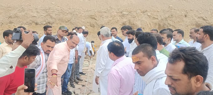 योगी सरकार के मंत्री स्वतंत्र देव सिंह ने चंदौली के बाढ़ संभावित क्षेत्रों का किया स्थलीय निरीक्षण