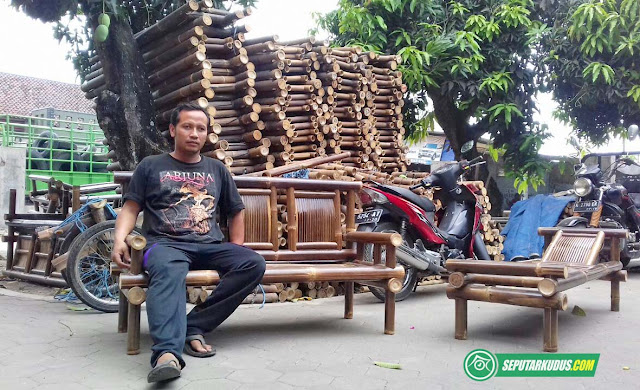 meja kursi bambu