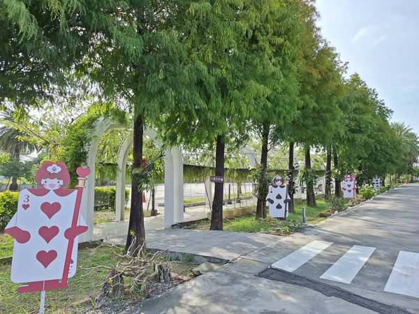 台南六甲蘭都觀光工廠利用蘭花當原料的保養品，好逛好拍免費參觀
