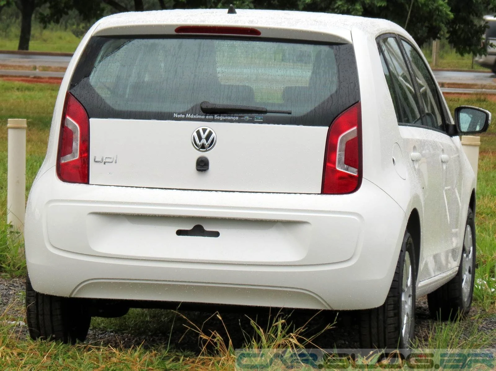 Novo Fiat Uno 2015 x Volkswagen up! 2015